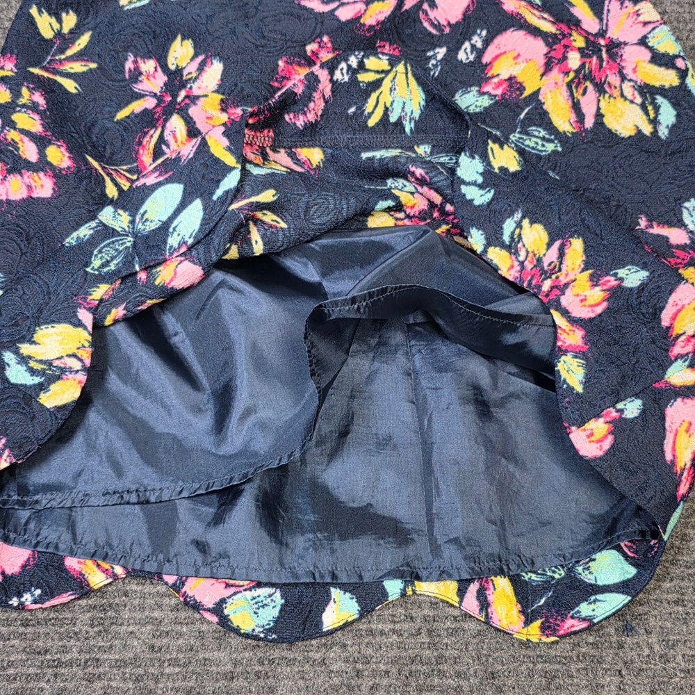 Lush Floral Jacquard Scalloped Mini Skirt Women's Size Large Navy‎ Pink Yellow - Picture 7 of 10